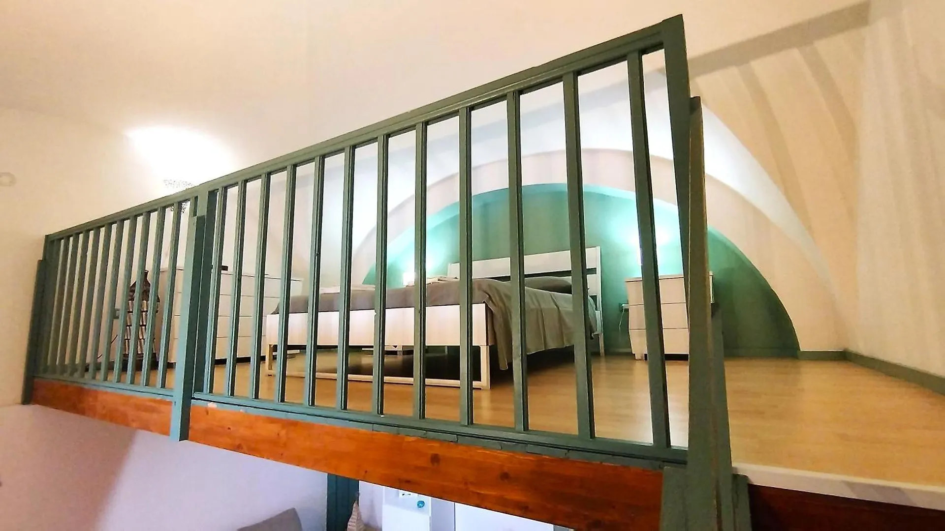 The Wooden Loft - Bari Centro Διαμέρισμα