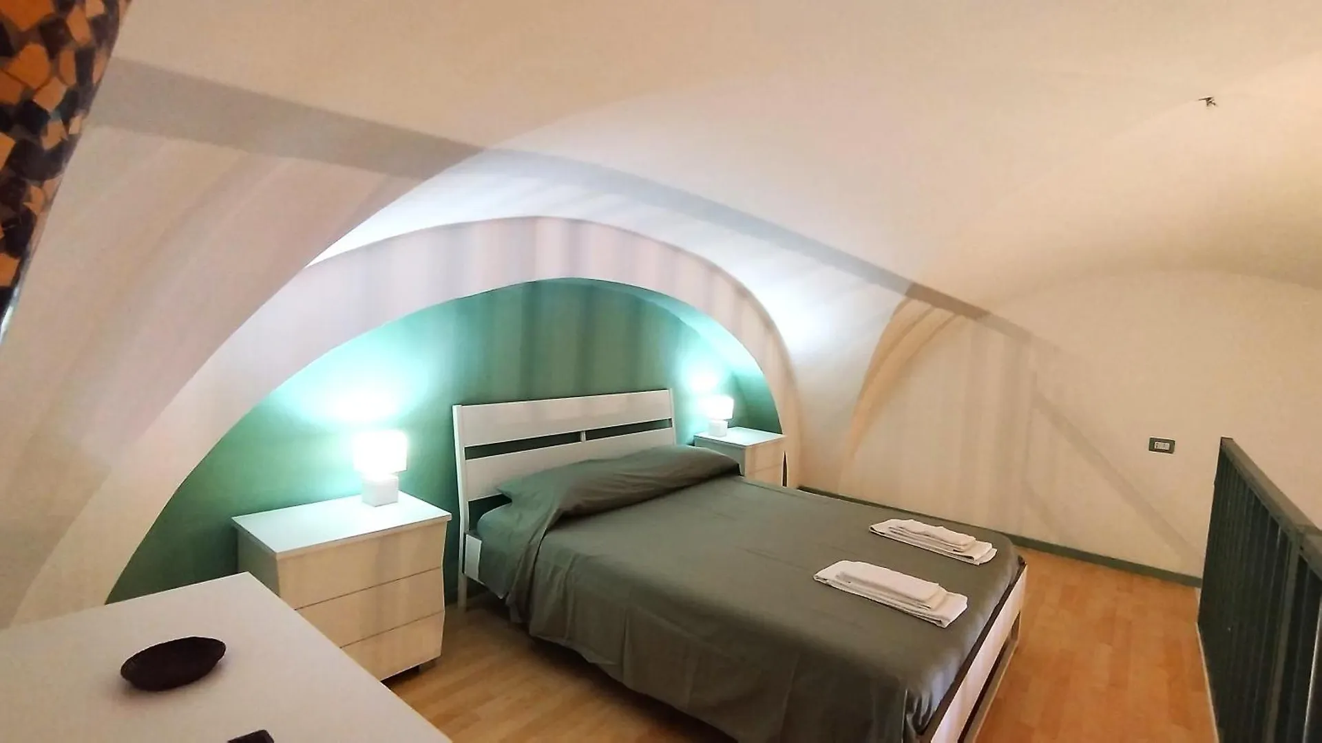 The Wooden Loft - Bari Centro Διαμέρισμα